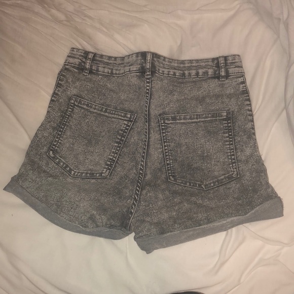 Grey High-Waisted Jean Shorts - Picture 2 of 2